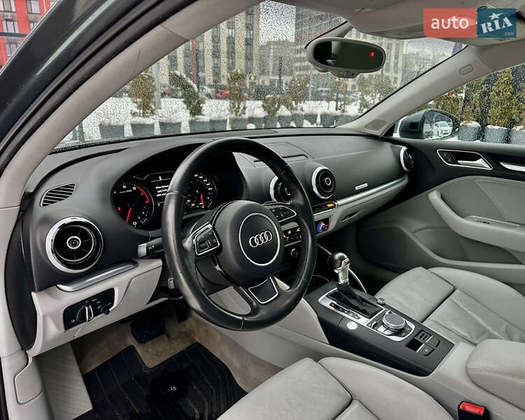 Седан Audi A3 2015 в Киеве