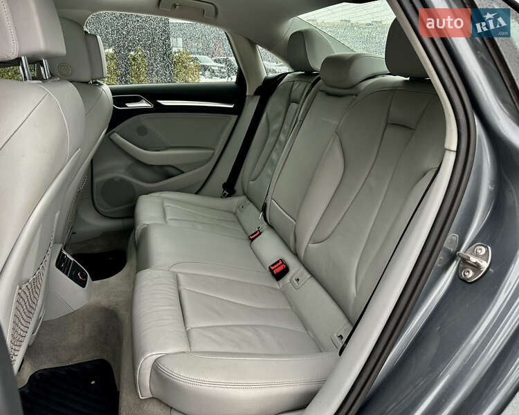 Седан Audi A3 2015 в Киеве