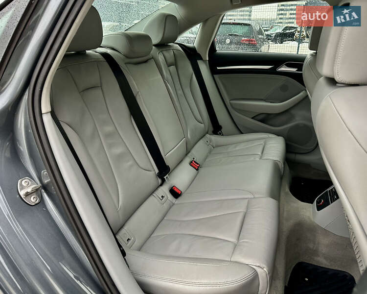 Седан Audi A3 2015 в Киеве