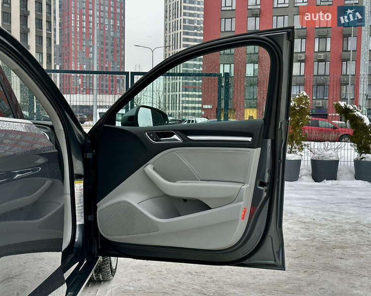 Седан Audi A3 2015 в Киеве