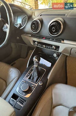 Седан Audi A3 2015 в Кривому Розі