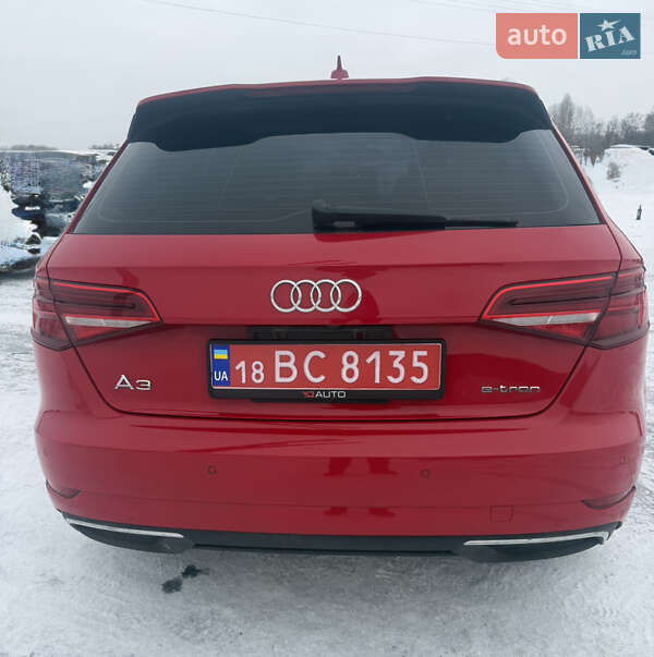 Хэтчбек Audi A3 2018 в Киеве
