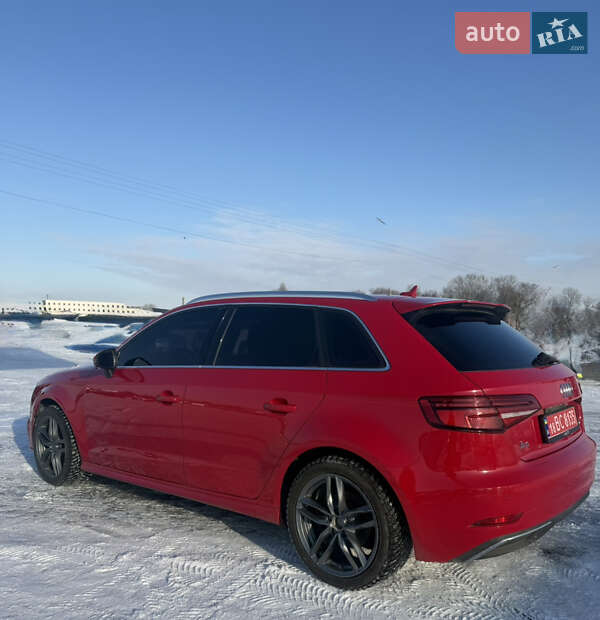 Хэтчбек Audi A3 2018 в Киеве