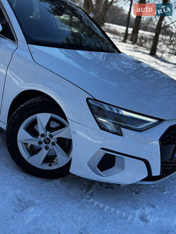 Седан Audi A3 2023 в Барышевке