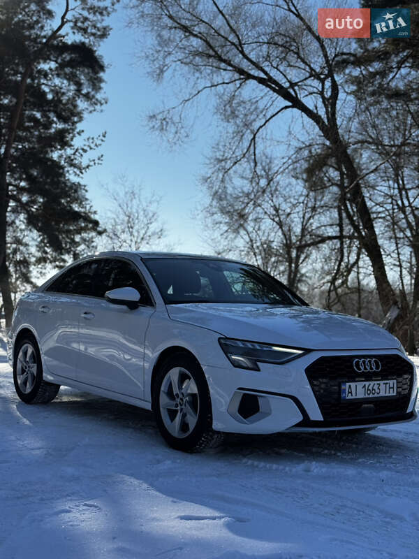 Седан Audi A3 2023 в Барышевке