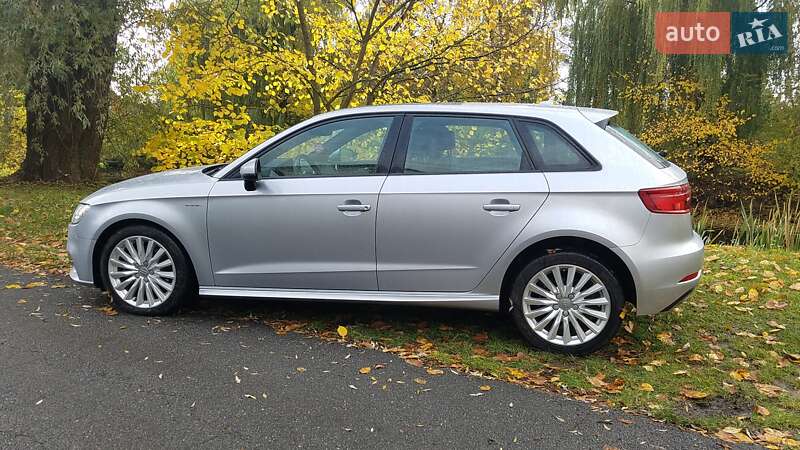 Хэтчбек Audi A3 2017 в Киеве