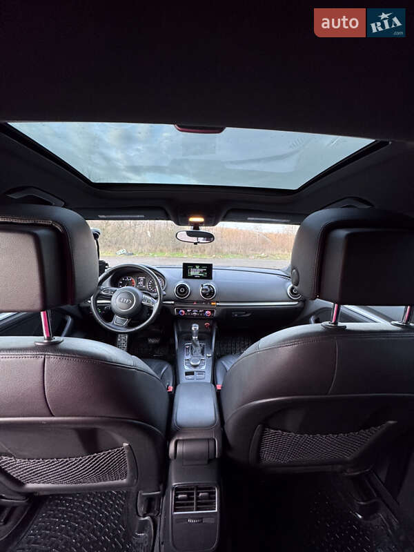 Седан Audi A3 2015 в Львові
