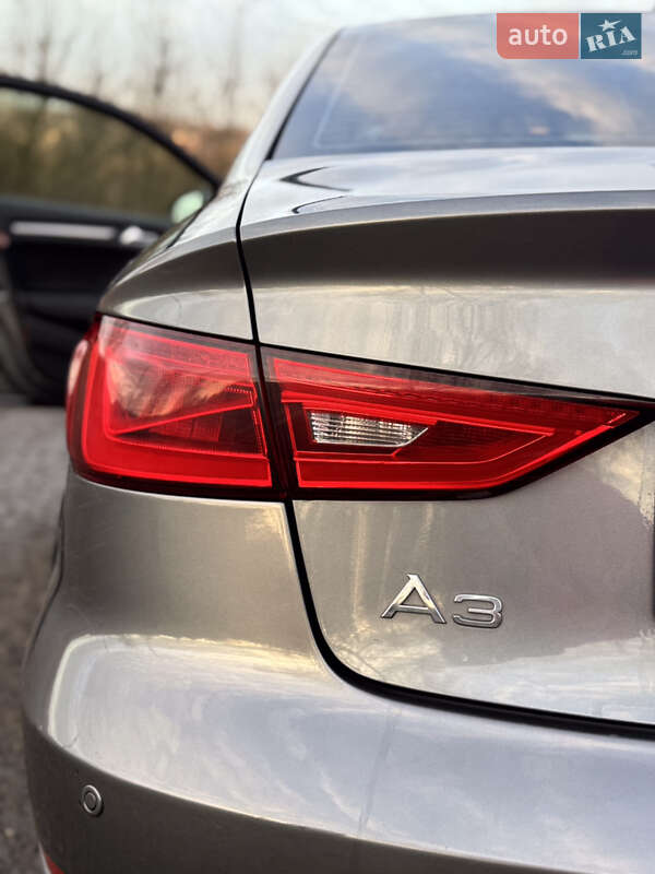 Седан Audi A3 2015 в Львові