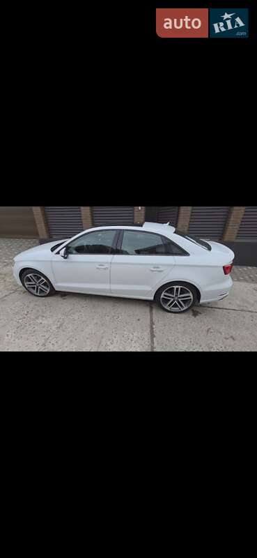 Седан Audi A3 2018 в Ізмаїлі