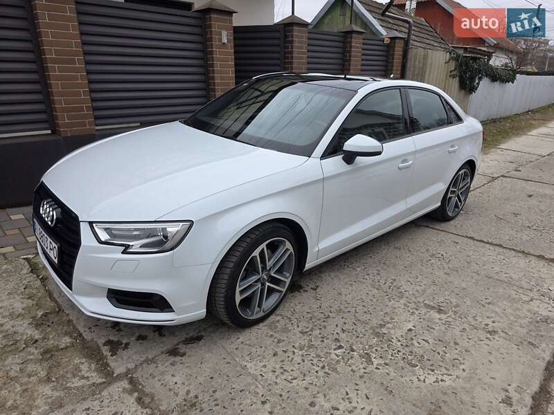 Седан Audi A3 2018 в Ізмаїлі