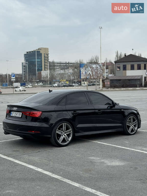 Седан Audi A3 2015 в Запорожье