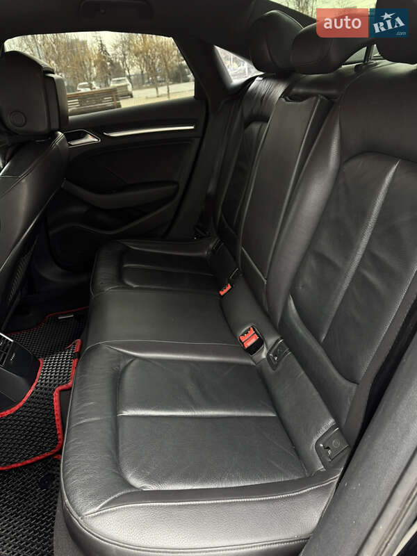 Седан Audi A3 2015 в Запорожье