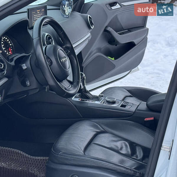 Седан Audi A3 2014 в Дніпрі
