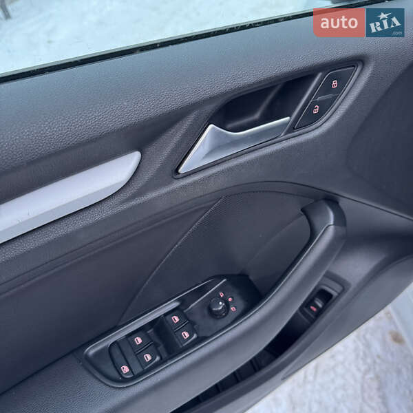 Седан Audi A3 2014 в Дніпрі