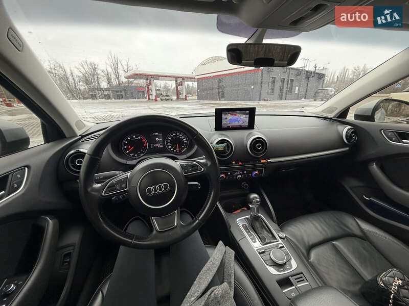 Седан Audi A3 2015 в Кривом Роге