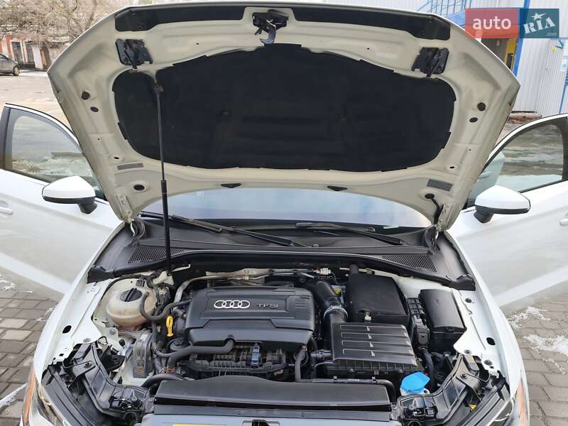 Седан Audi A3 2015 в Миколаєві