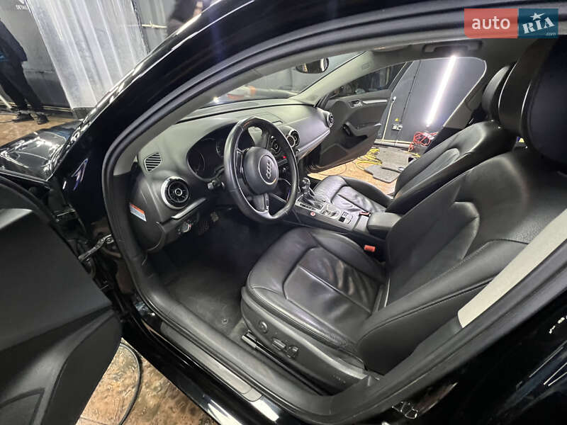 Седан Audi A3 2015 в Львове
