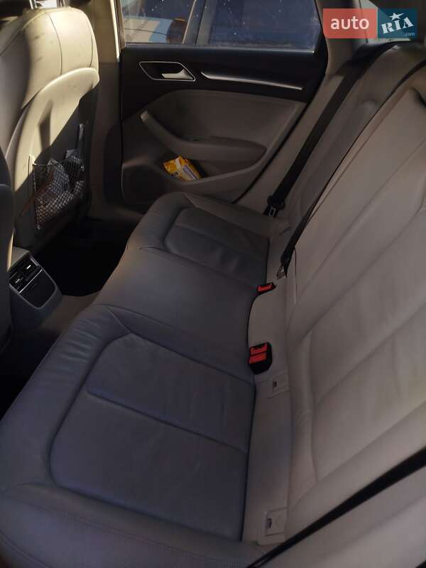 Седан Audi A3 2014 в Киеве
