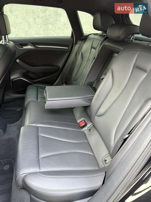 Хэтчбек Audi A3 2018 в Киеве