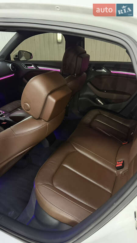 Седан Audi A3 2017 в Дніпрі