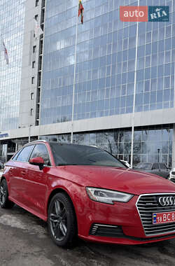 Хэтчбек Audi A3 2018 в Киеве