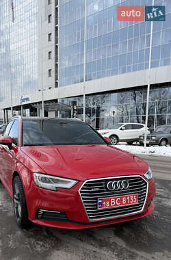 Хэтчбек Audi A3 2018 в Киеве