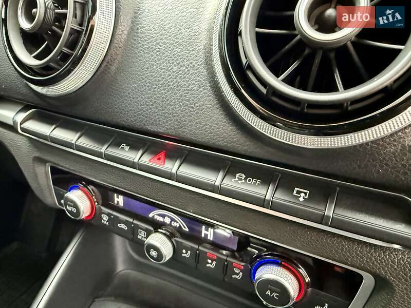 Седан Audi A3 2016 в Одессе