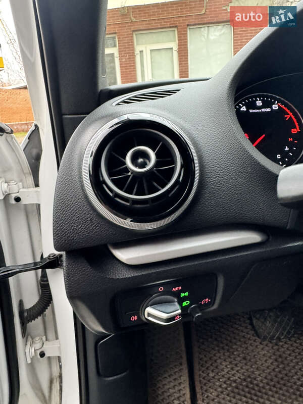 Седан Audi A3 2015 в Одессе