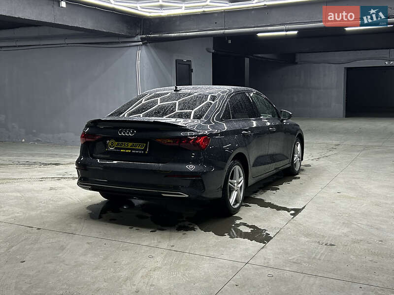 Седан Audi A3 2024 в Чернівцях