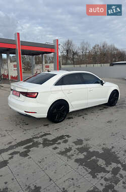 Седан Audi A3 2019 в Владимире