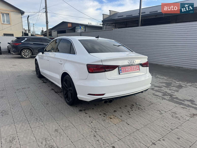 Седан Audi A3 2019 в Владимире