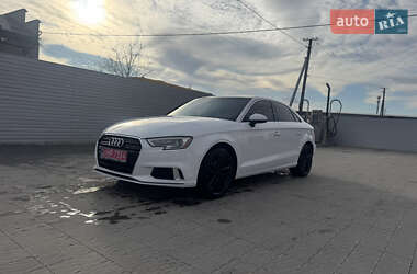 Седан Audi A3 2019 в Владимире