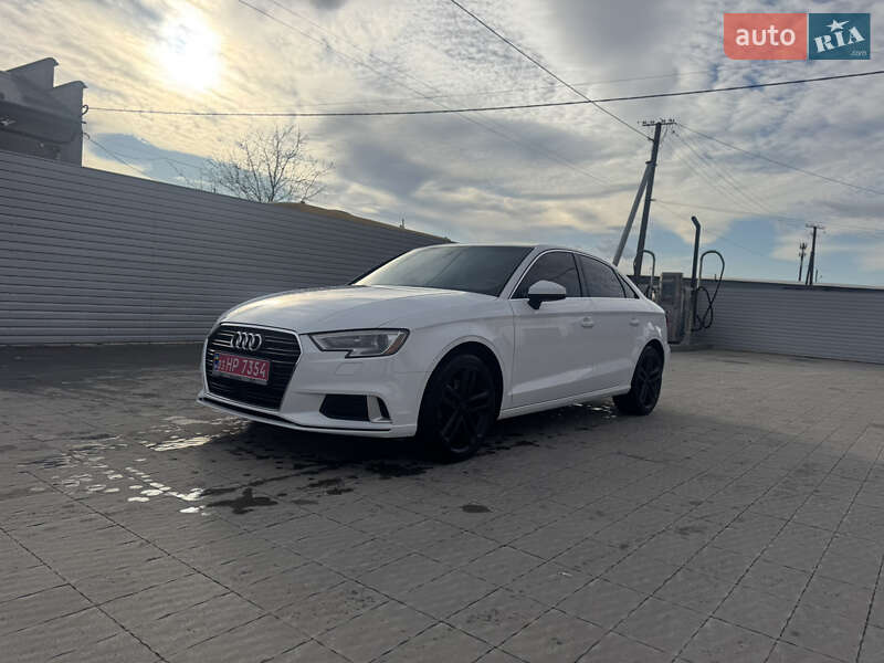 Седан Audi A3 2019 в Владимире