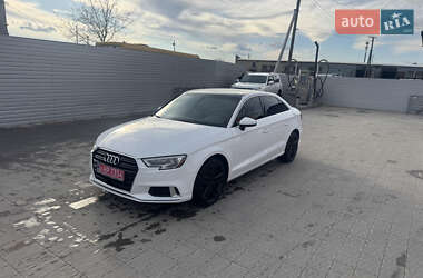 Седан Audi A3 2019 в Владимире