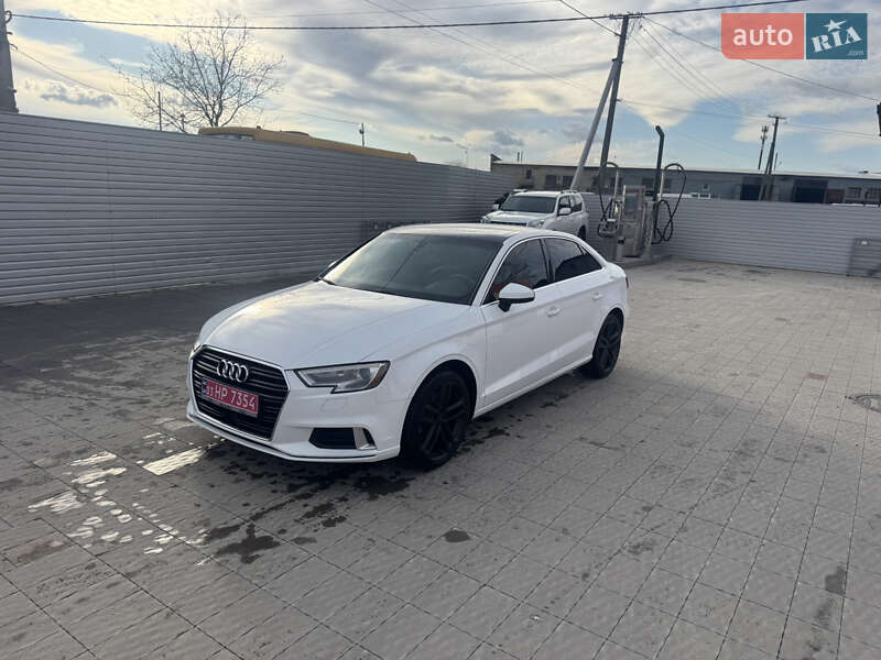 Седан Audi A3 2019 в Владимире