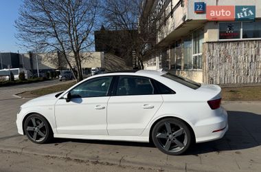 Седан Audi A3 2015 в Киеве
