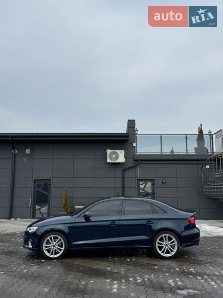 Седан Audi A3 2017 в Рокитному