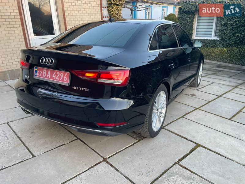 Седан Audi A3 2018 в Гнівані
