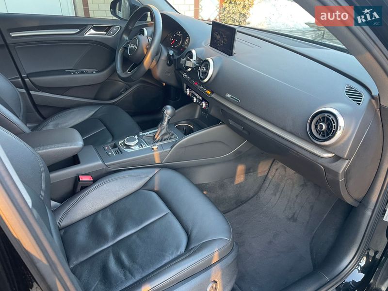 Седан Audi A3 2018 в Гнівані