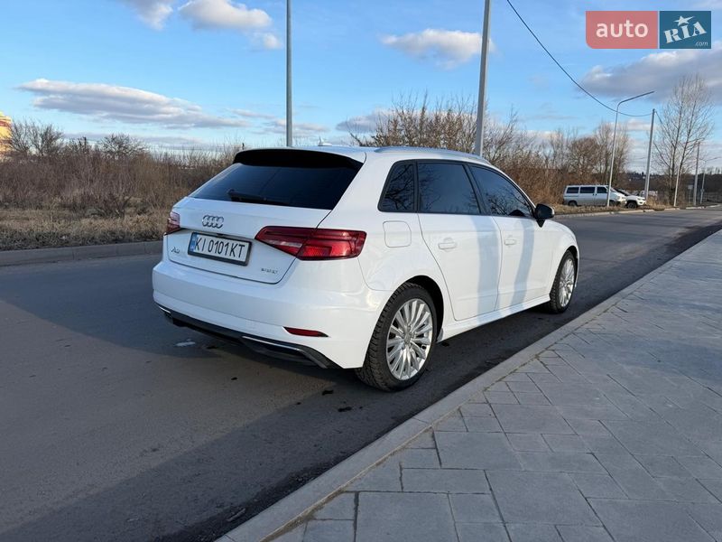 Хетчбек Audi A3 2016 в Василькові