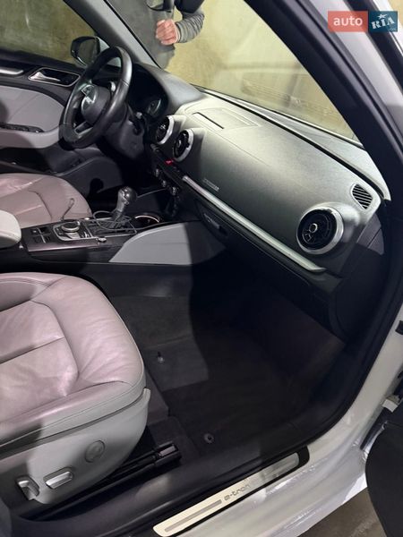 Хетчбек Audi A3 2016 в Василькові