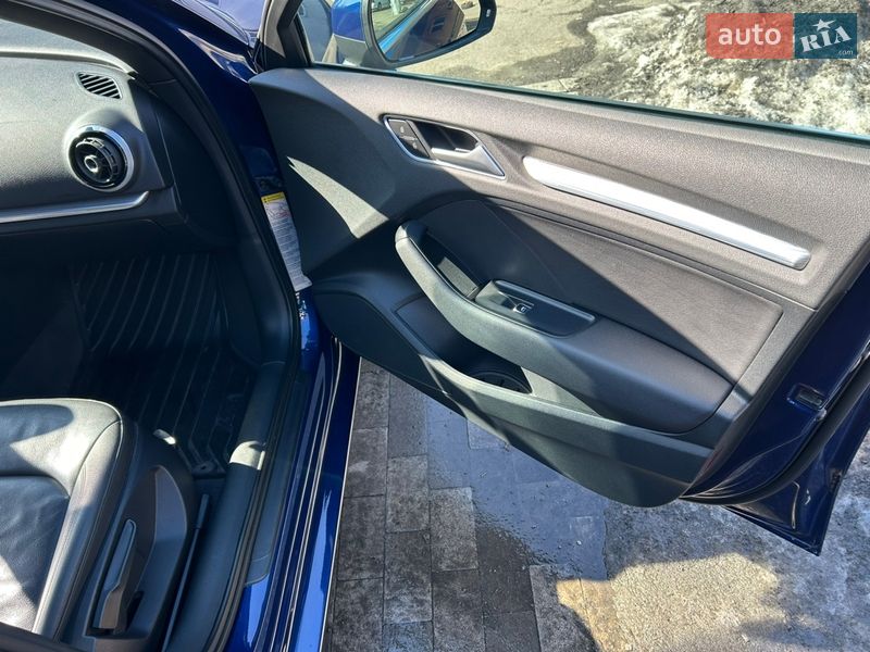 Седан Audi A3 2014 в Киеве