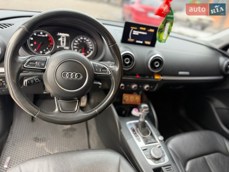 Седан Audi A3 2014 в Валках