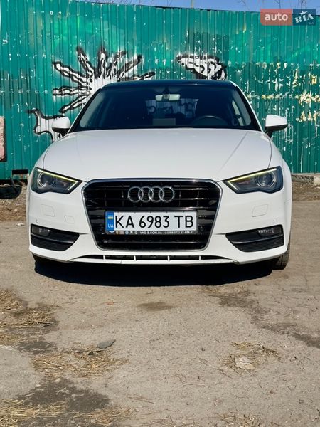 Хэтчбек Audi A3 2015 в Киеве