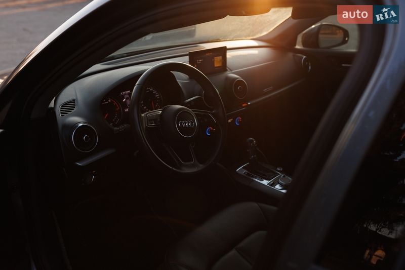Седан Audi A3 2018 в Дубні