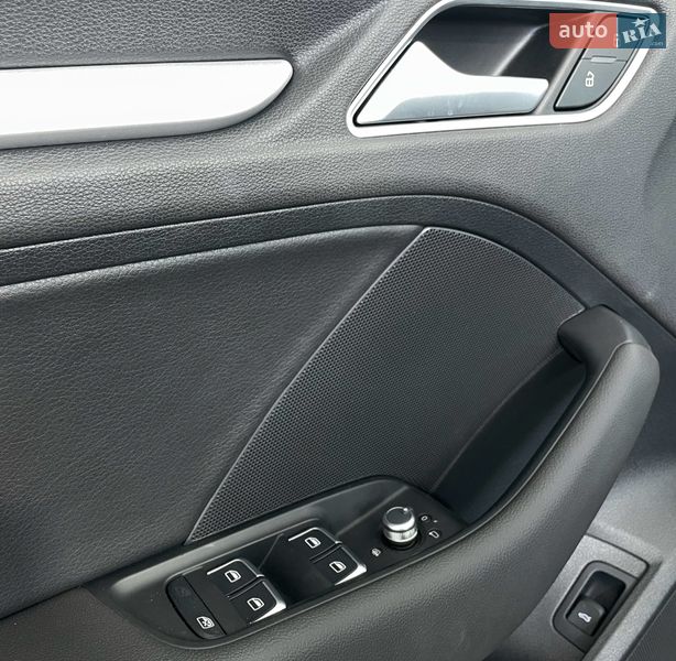 Седан Audi A3 2016 в Львові