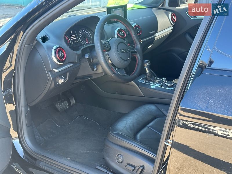 Седан Audi A3 2015 в Киеве