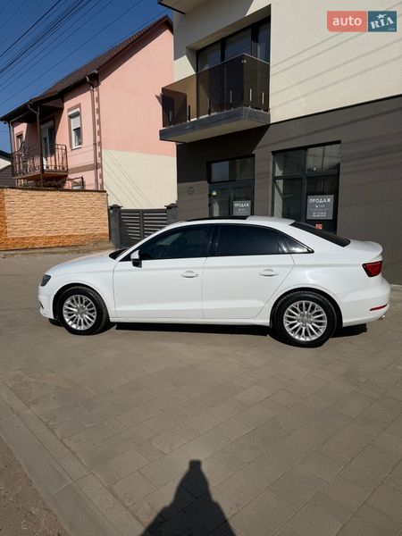 Седан Audi A3 2016 в Ужгороді