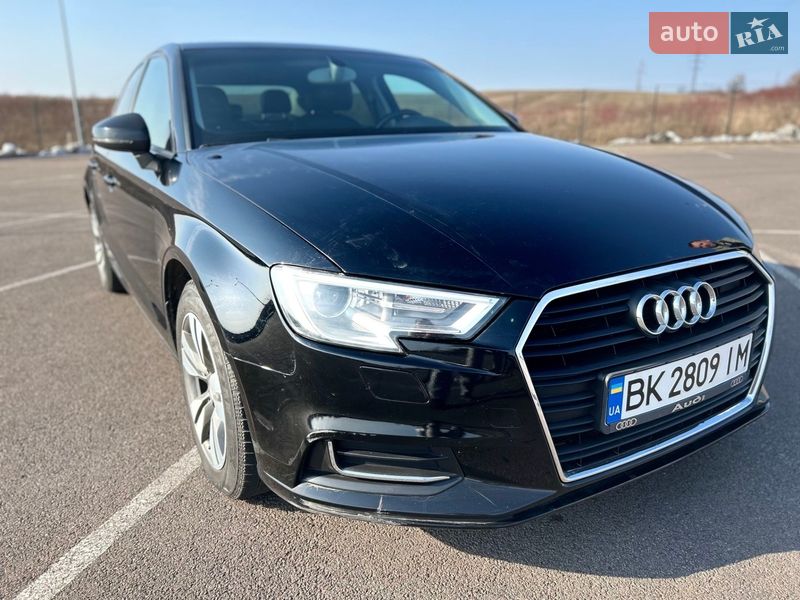 Седан Audi A3 2014 в Ровно