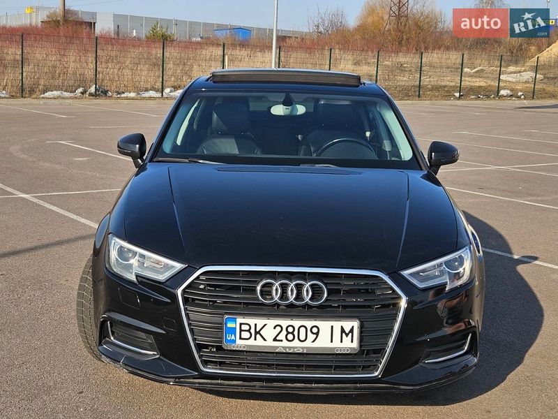 Седан Audi A3 2014 в Ровно